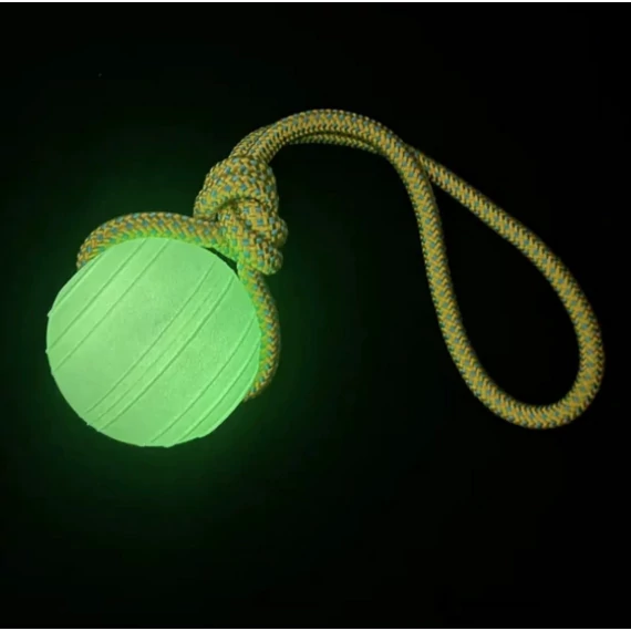 PetOasis Sötetétben Foszforeszkáló Köteles Szivacs Labda